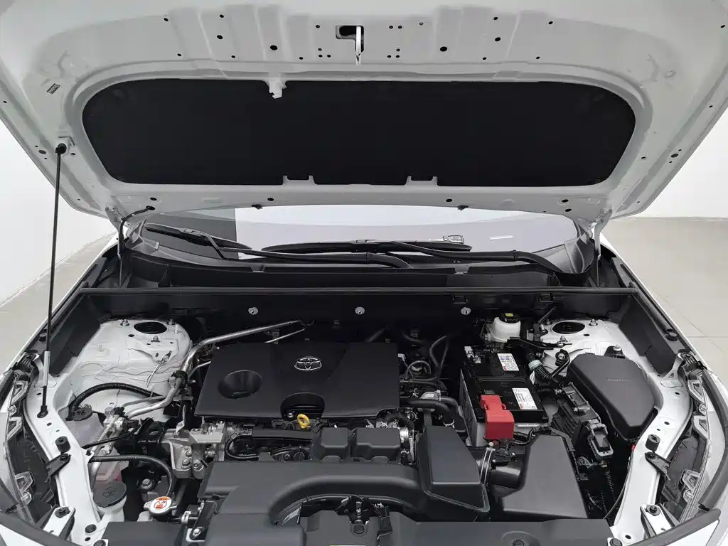 Toyota RAV4 — миниатюра 6