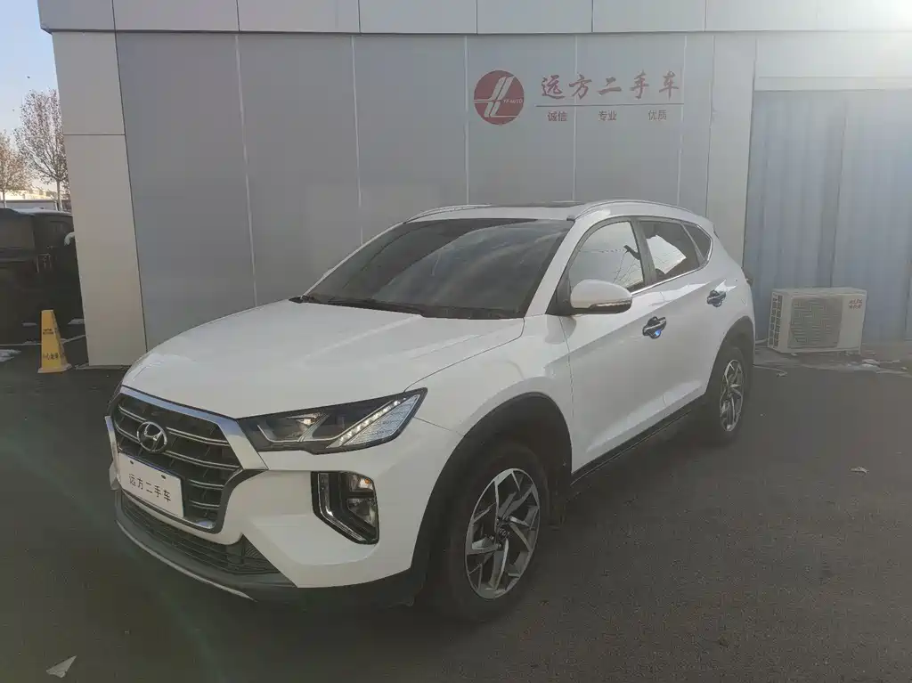 HYUNDAI TUCSON
