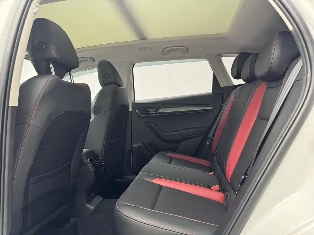 Skoda Karoq 2023 TSI280