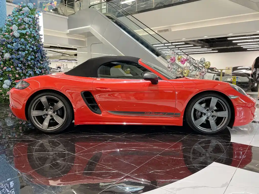 Porsche 718 2019 Boxster T 2.0T