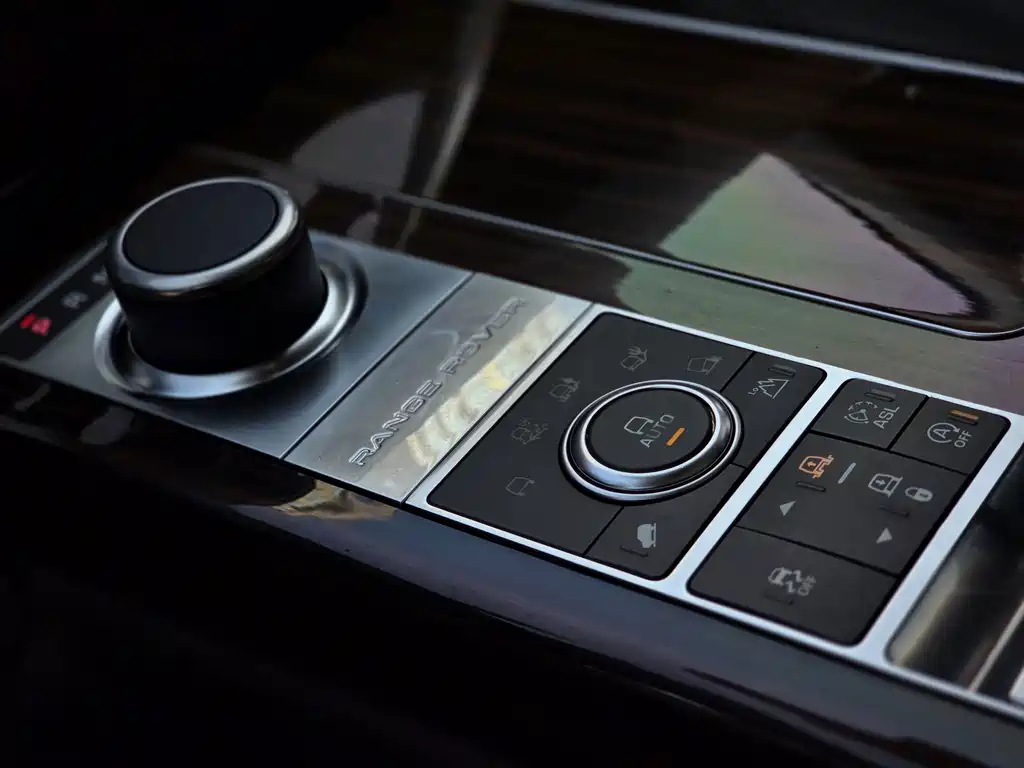 Land Rover Range Rover — миниатюра 13