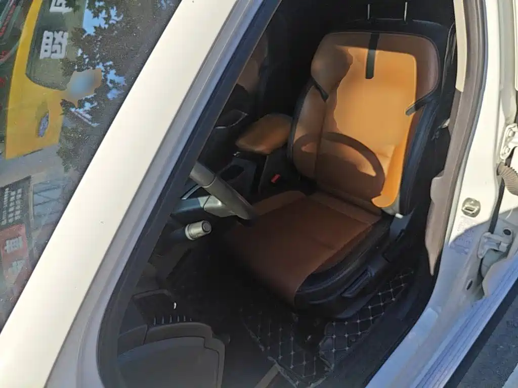 Maxus T70 — миниатюра 15