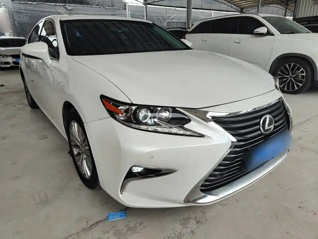 Lexus ES — миниатюра 4