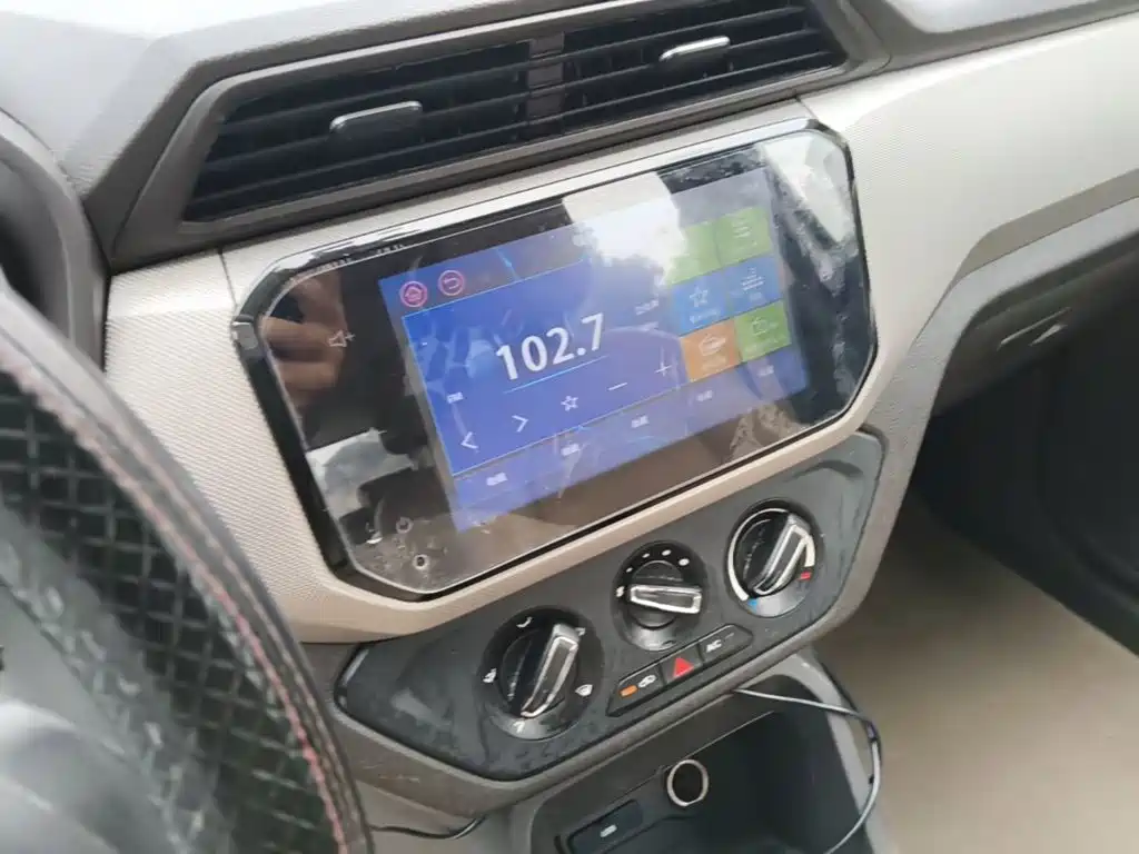 Wuling Hongguang — миниатюра 13