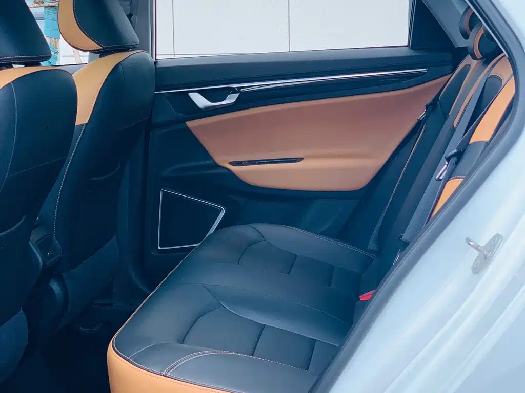 Geely Emgrand GL — миниатюра 15