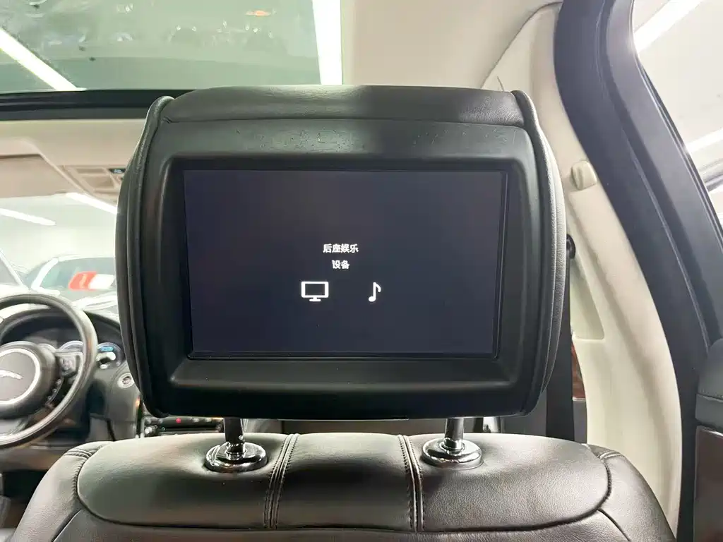 Jaguar XJ — миниатюра 19