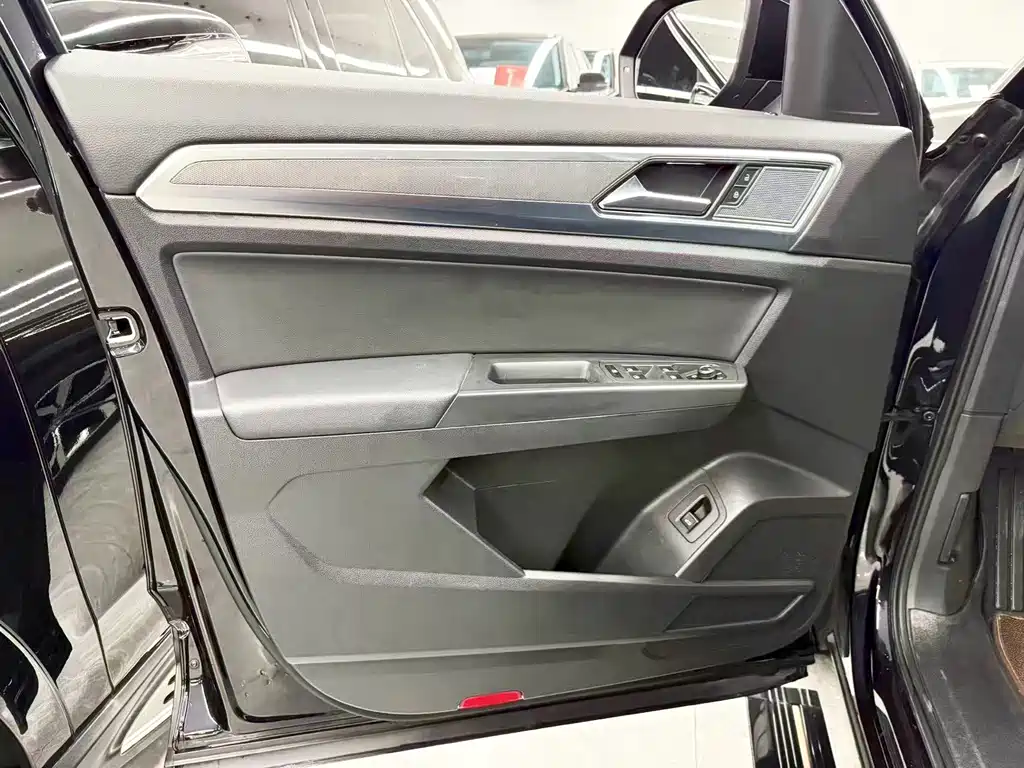 Volkswagen Teramont — миниатюра 10