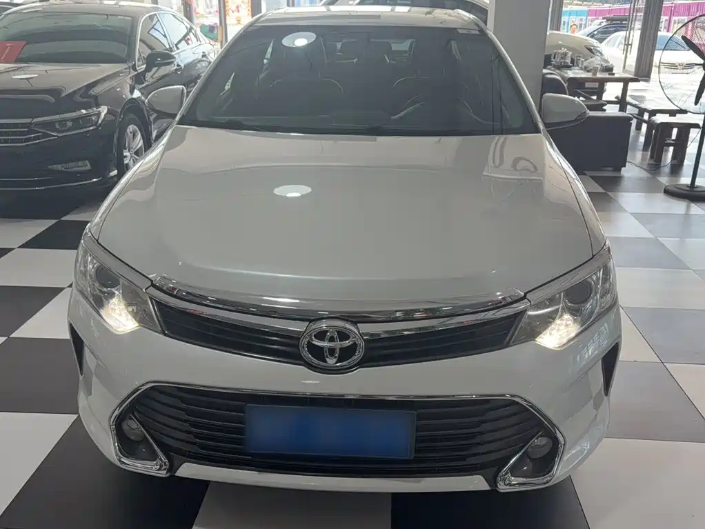 Toyota Camry — миниатюра 10