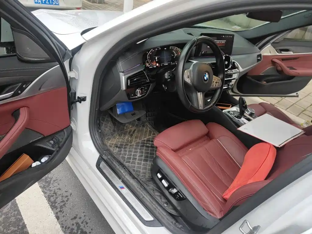 BMW 5 Series — миниатюра 14