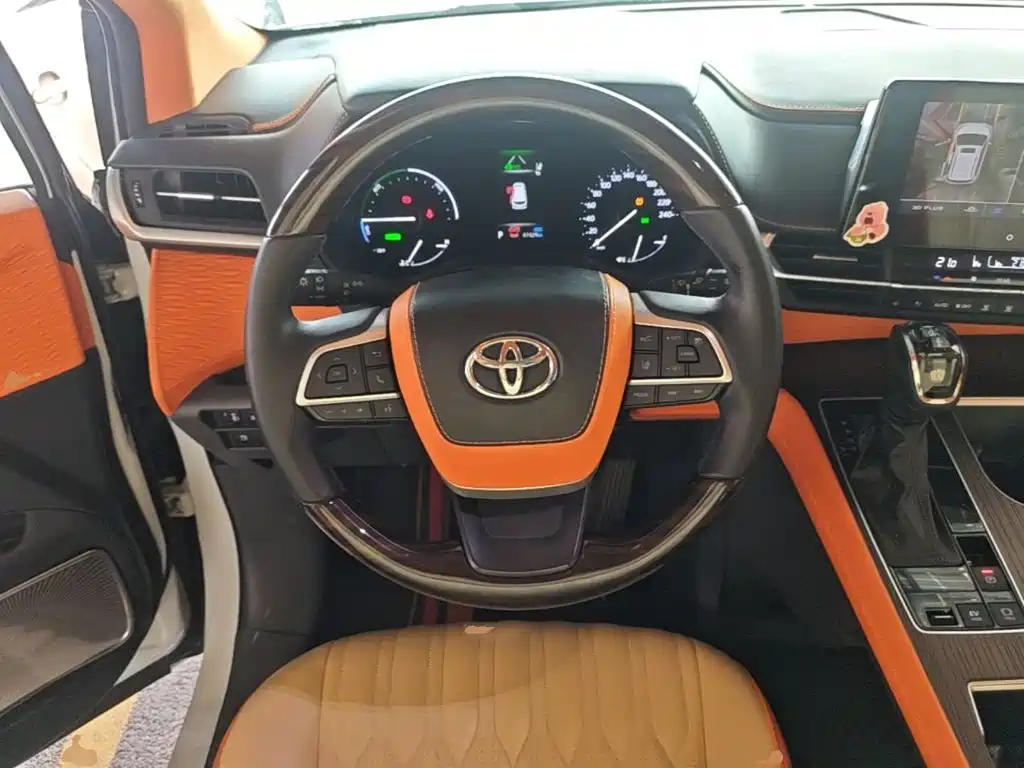Toyota Granvia — миниатюра 11