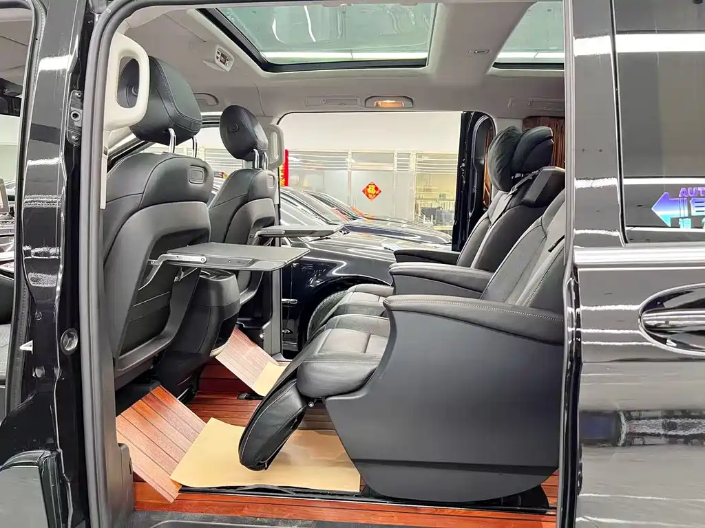 Mercedes-Benz V-Class — миниатюра 15