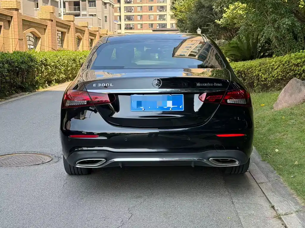 Mercedes-Benz E-Class — миниатюра 4