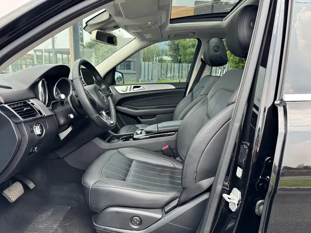 Mercedes-Benz GLE (Import) — миниатюра 14