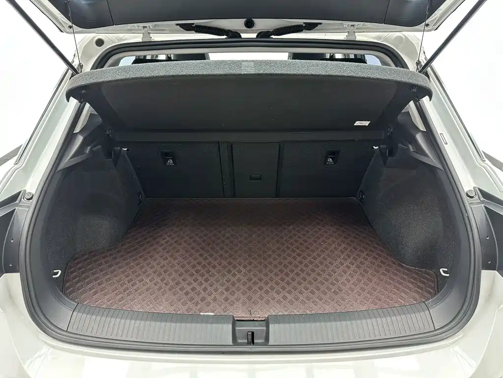 Volkswagen T-Roc — миниатюра 21