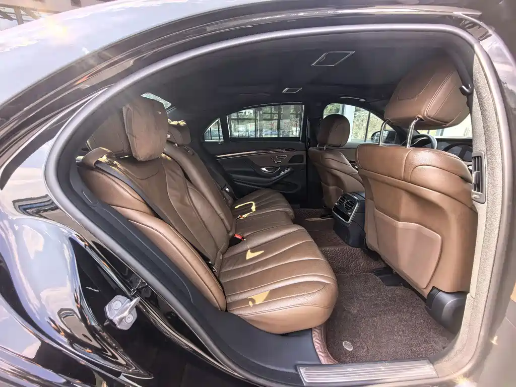 Mercedes-Benz S-Class — миниатюра 12