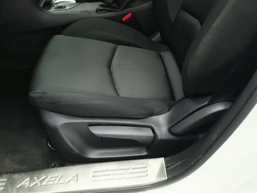 Mazda 3 Axela — миниатюра 20