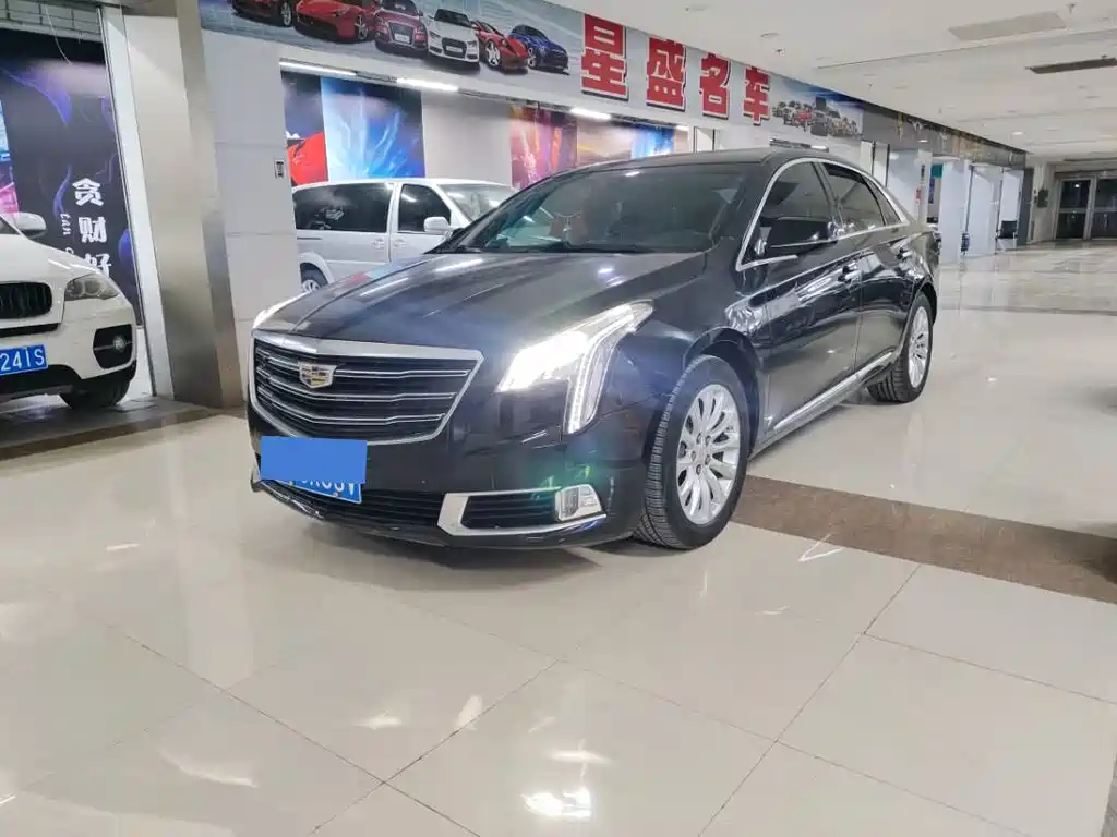 CADILLAC XTS