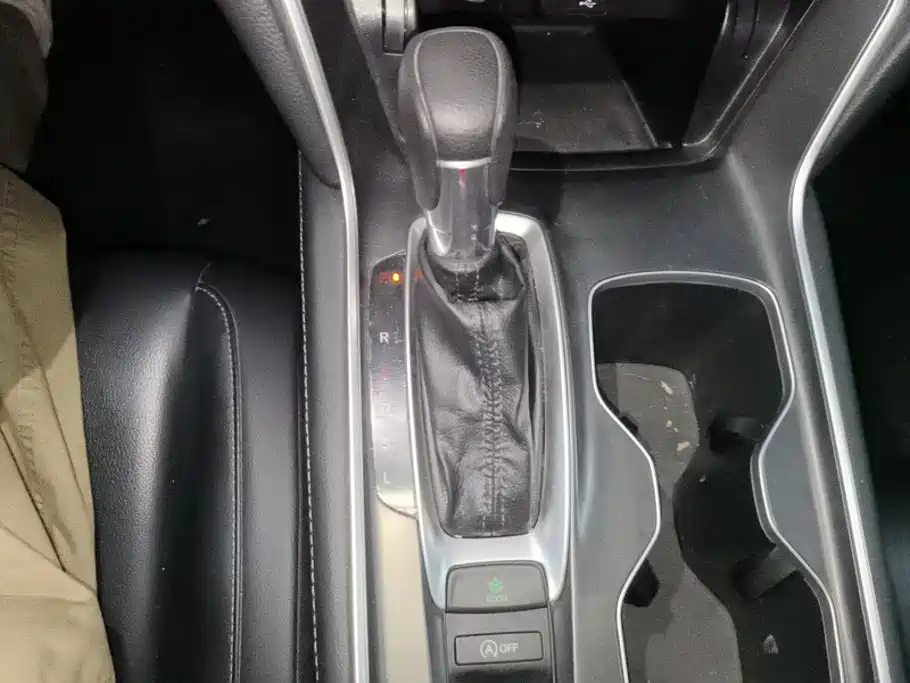 Honda Accord — миниатюра 16