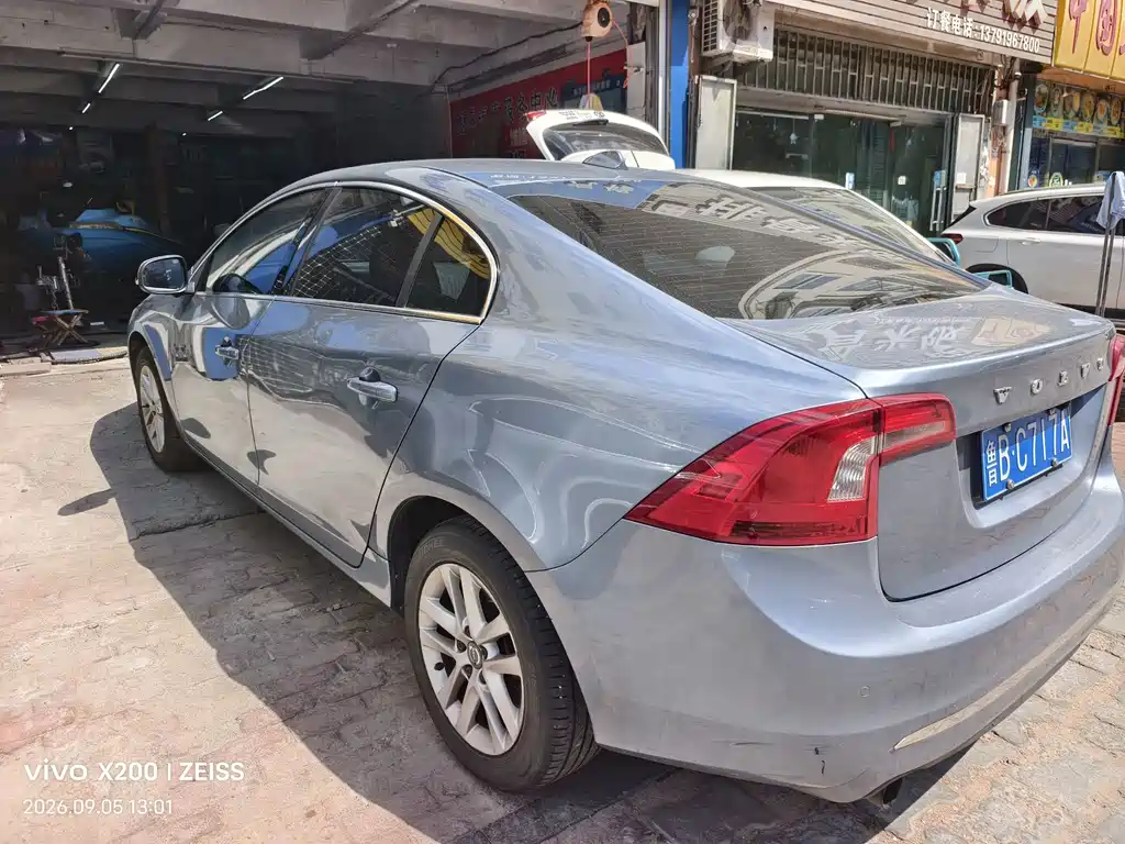 Volvo S60 — миниатюра 5