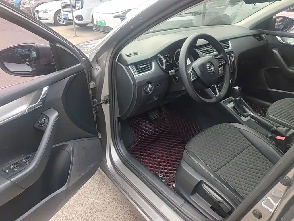 Skoda Octavia — миниатюра 16