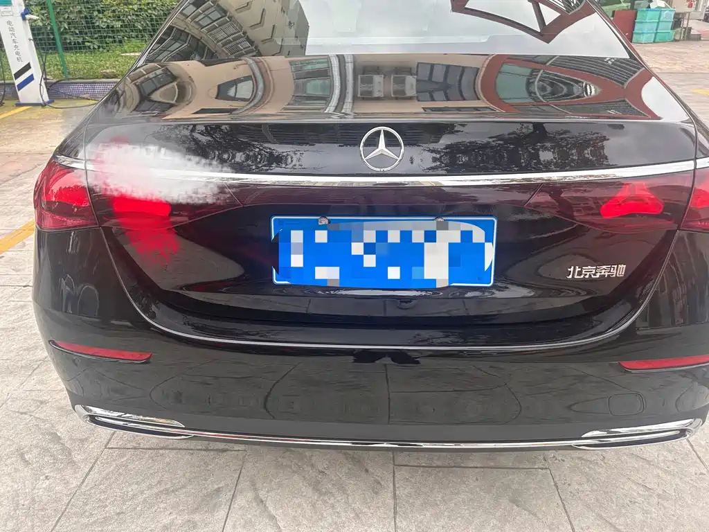 Mercedes-Benz E-Class — миниатюра 6