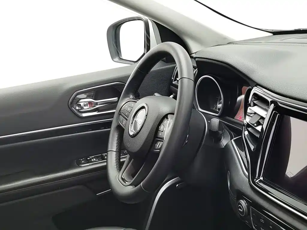 Jeep Grand Commander — миниатюра 22