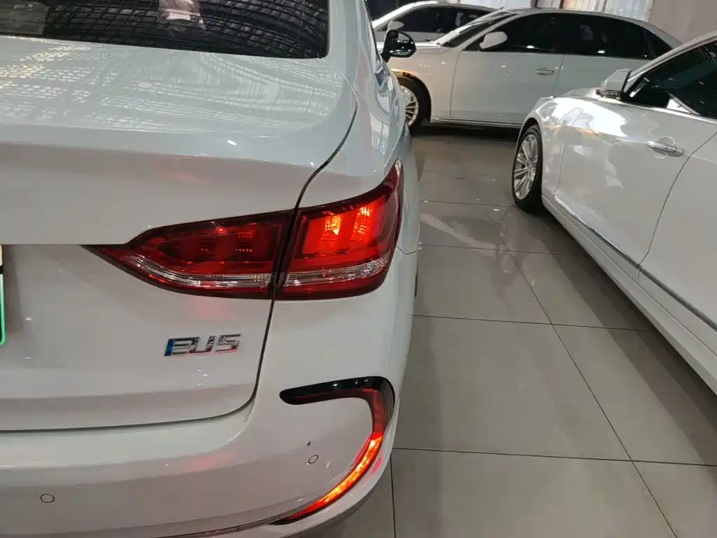 BAIC EU5 — миниатюра 8