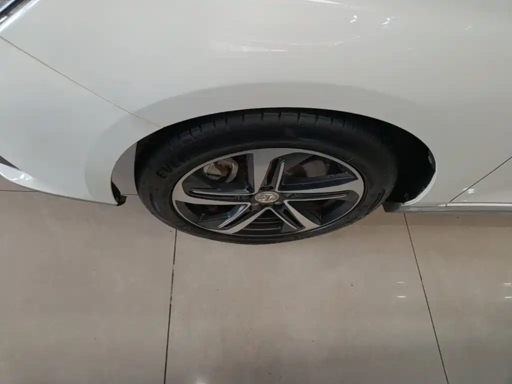 BAIC EU5 — миниатюра 23