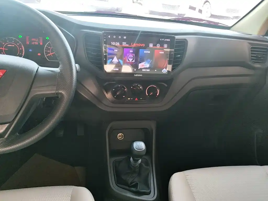 Wuling Hongguang V — миниатюра 13