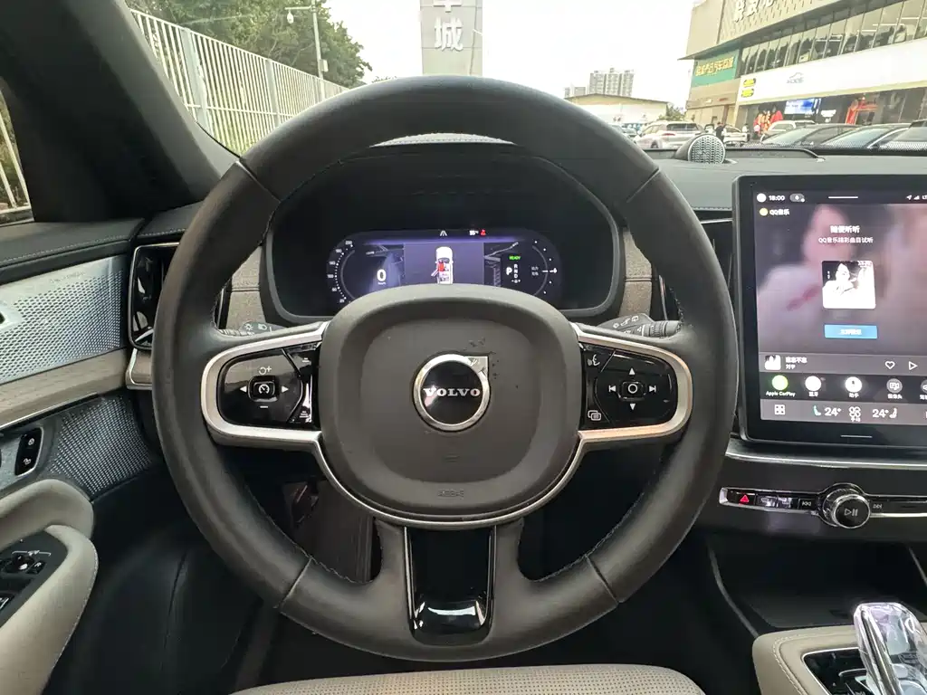 Volvo XC90 PHEV — миниатюра 15