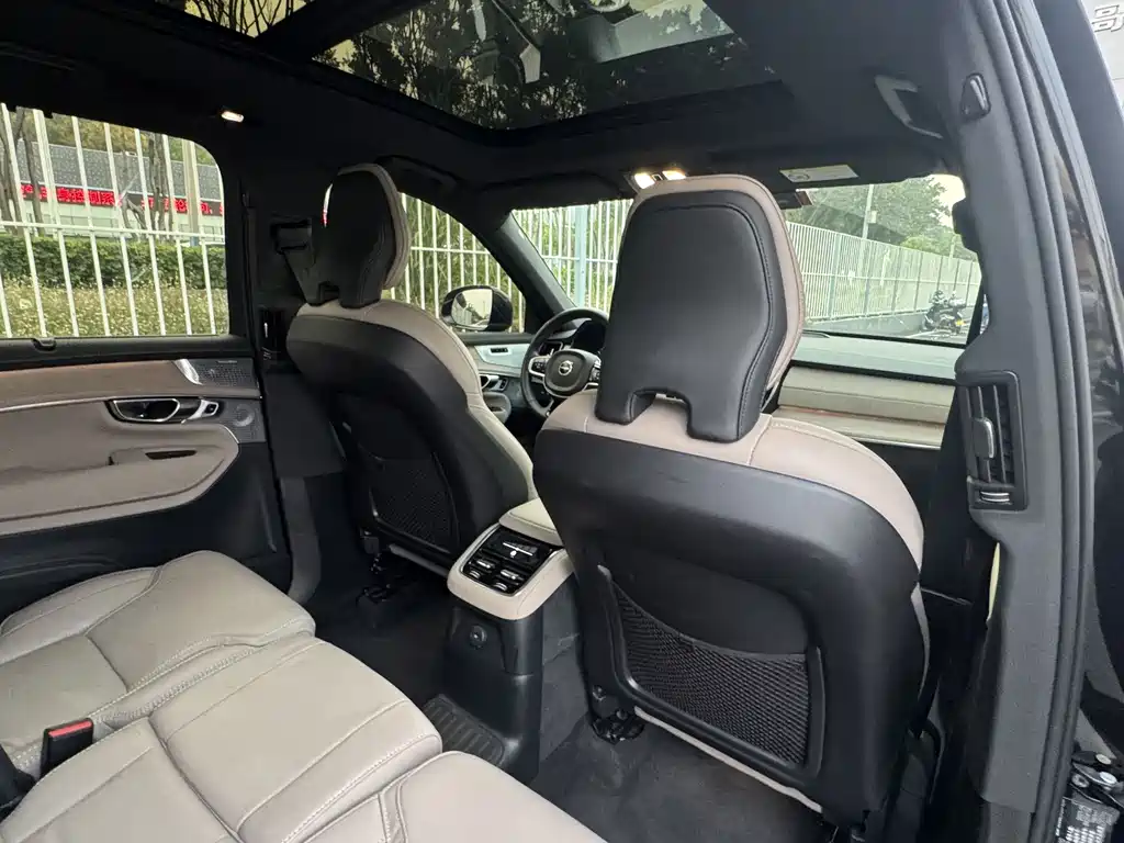 Volvo XC90 PHEV — миниатюра 17