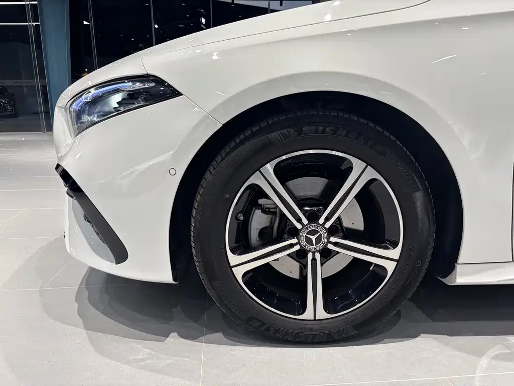 Mercedes-Benz A-Class — миниатюра 7