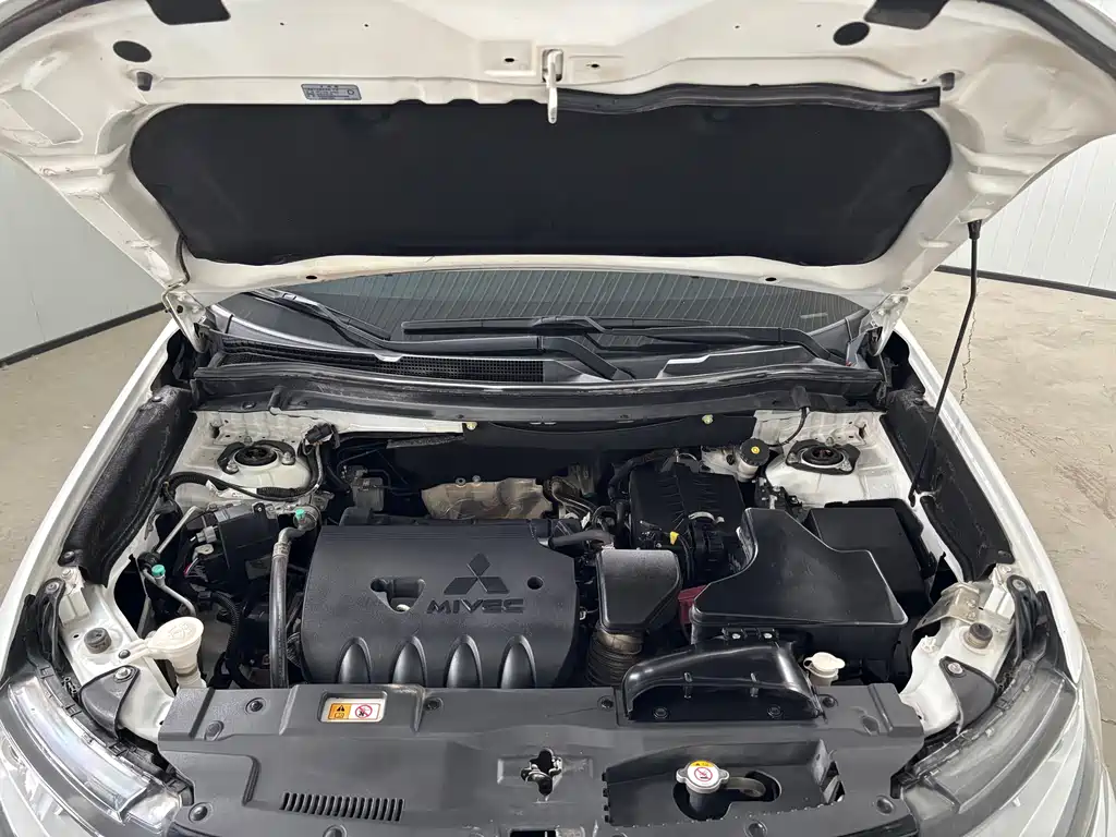 Mitsubishi Outlander 2021 2.0L 5 мест
