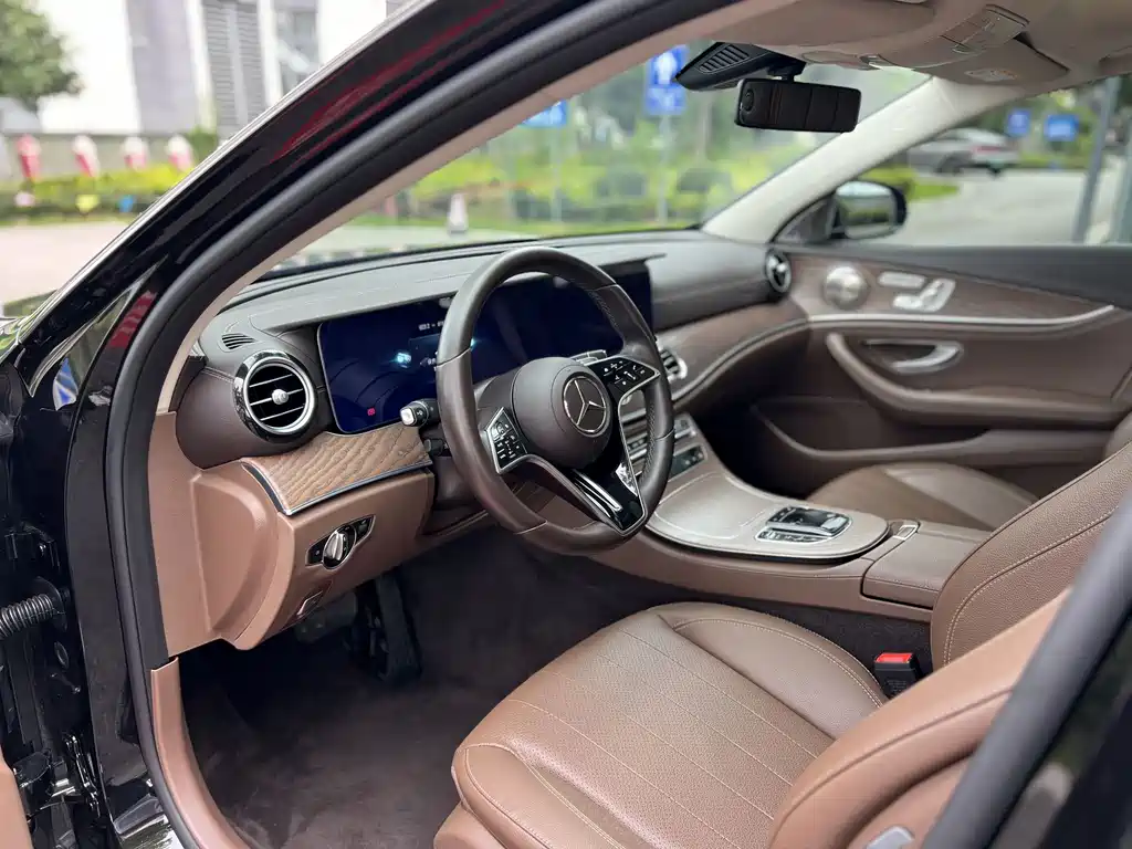 Mercedes-Benz E-Class — миниатюра 4