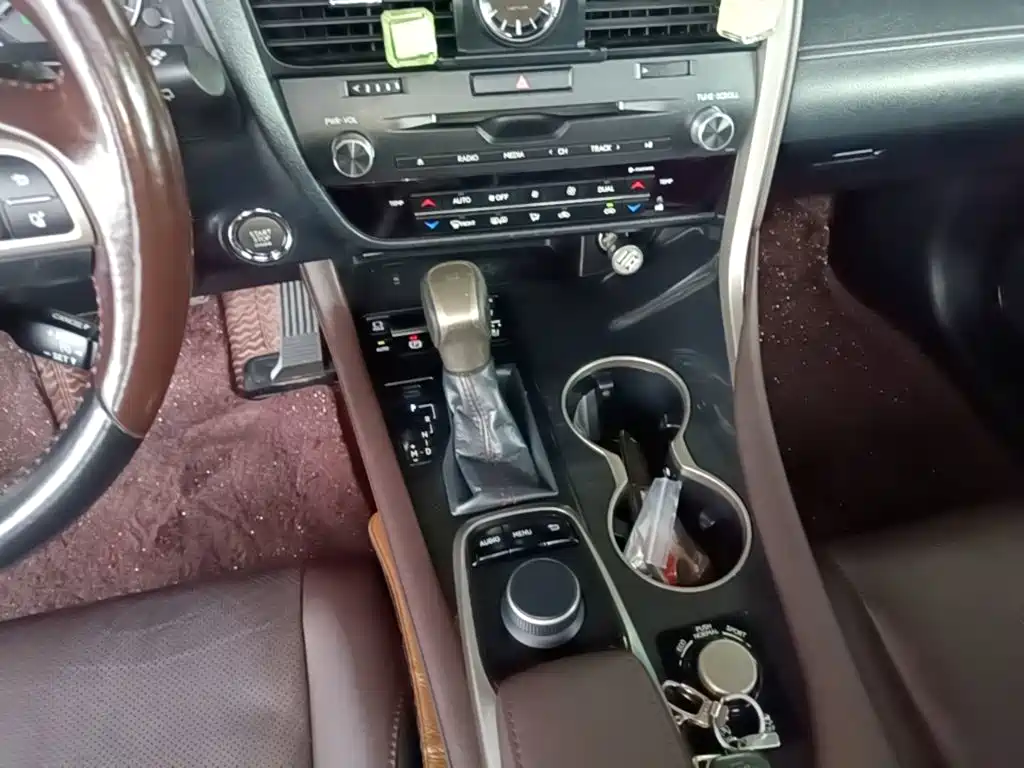 Lexus RX — миниатюра 14