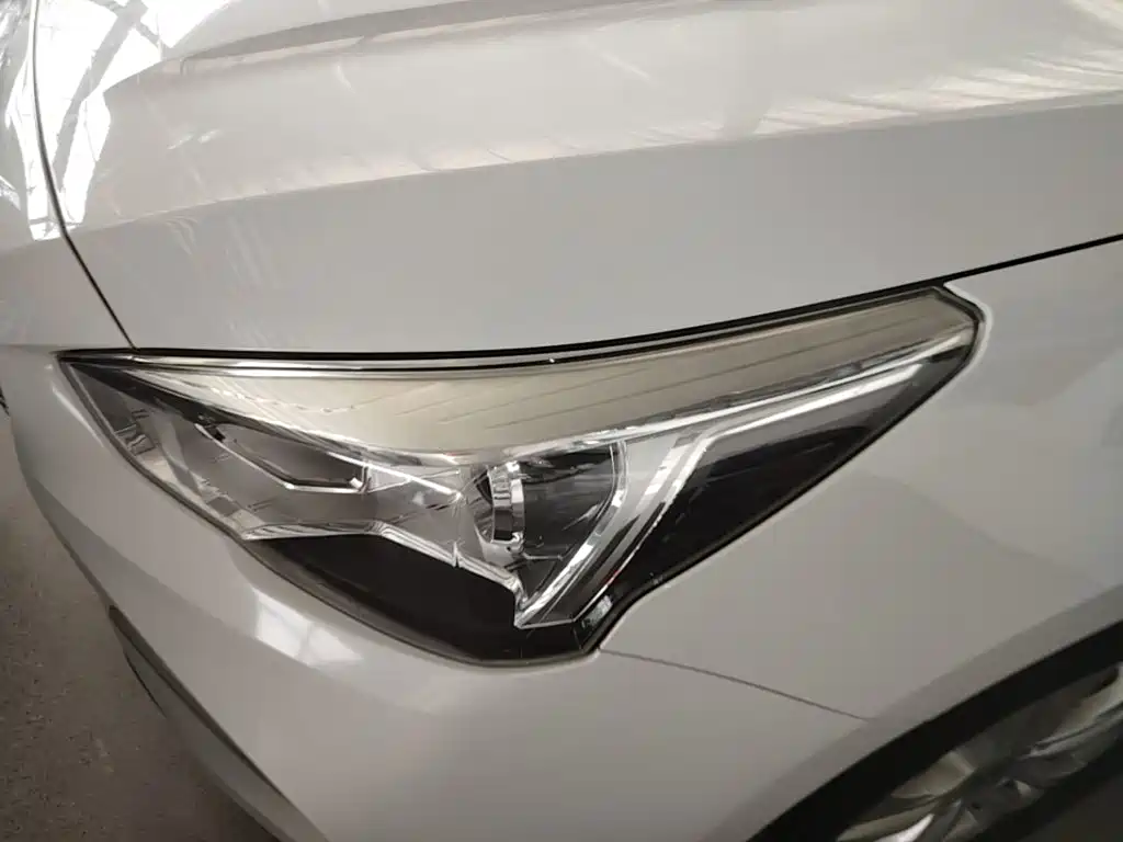 Haval M6 — миниатюра 24