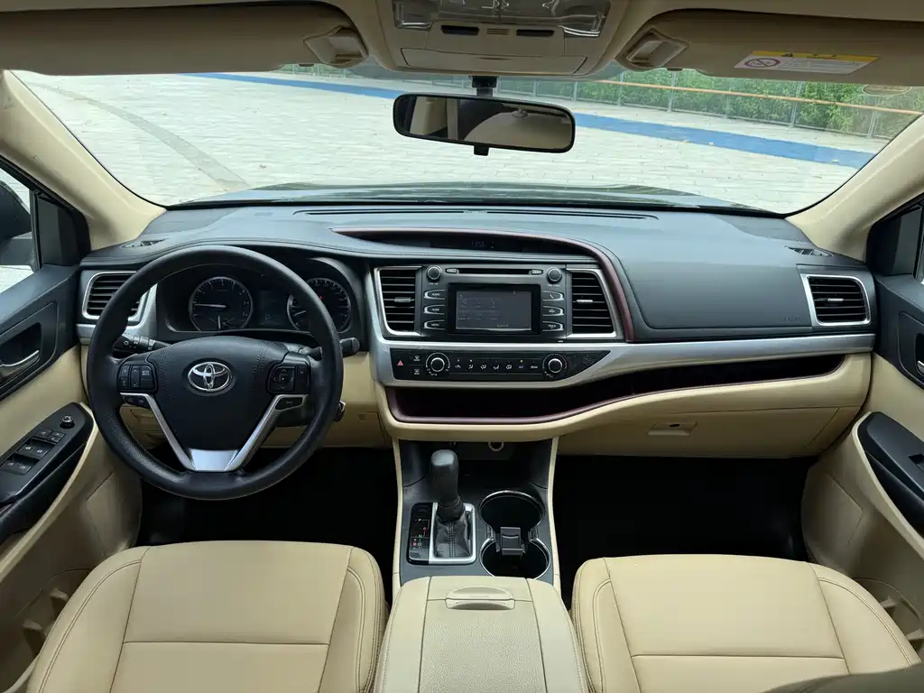 Toyota Highlander 2015 2.0T Elite 5 мест