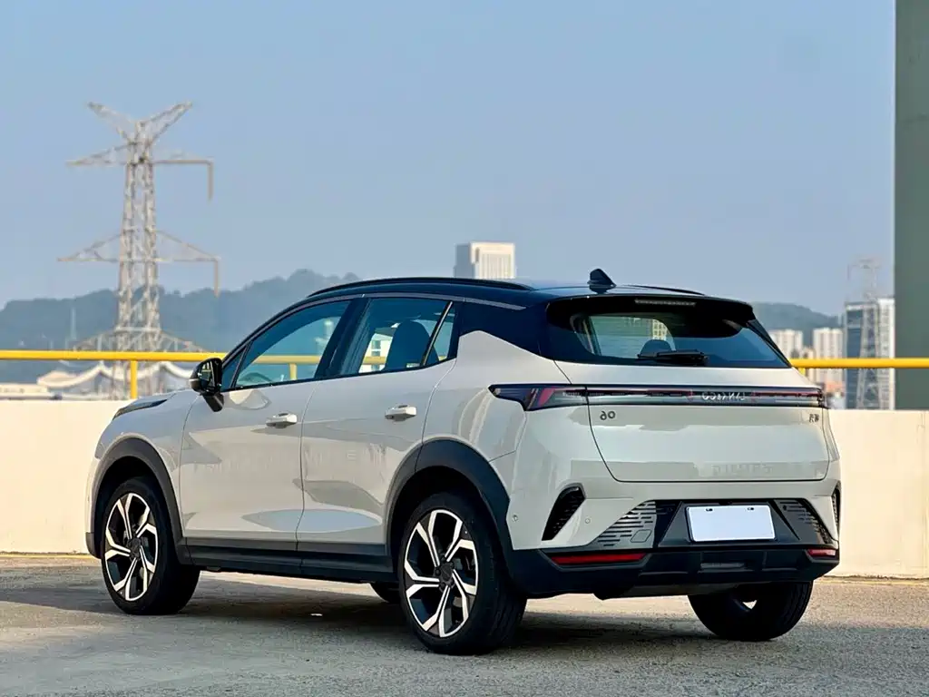 Lynk & Co 06 — миниатюра 9