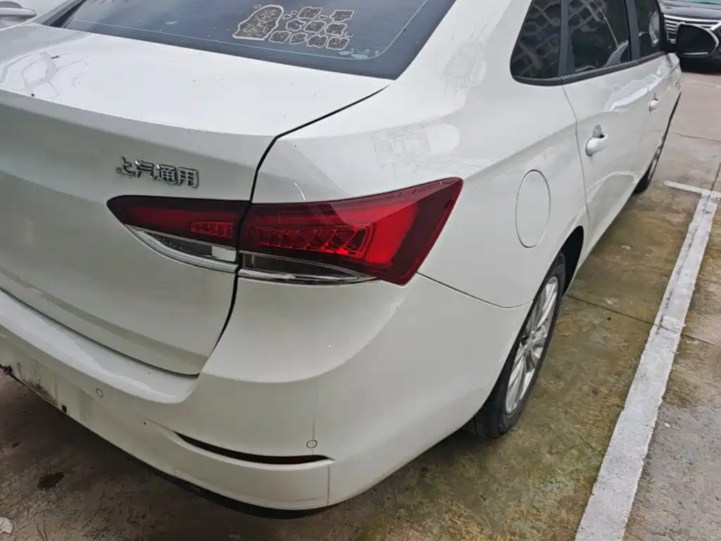 Buick Excelle — миниатюра 8