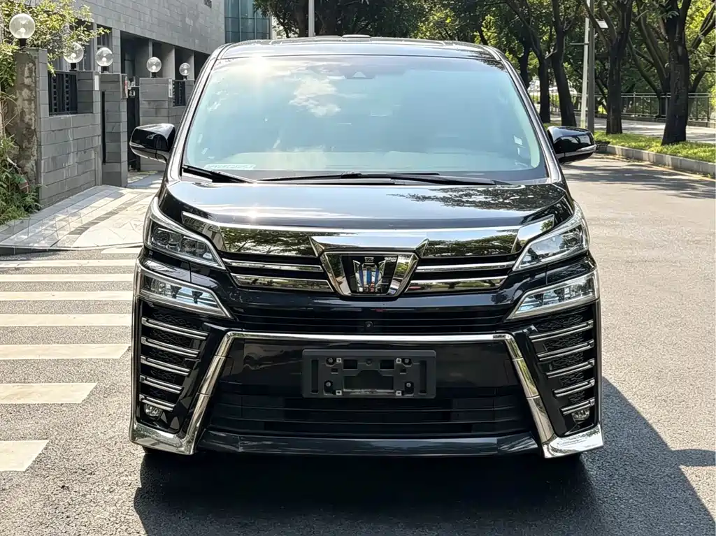 Toyota Vellfire — миниатюра 2