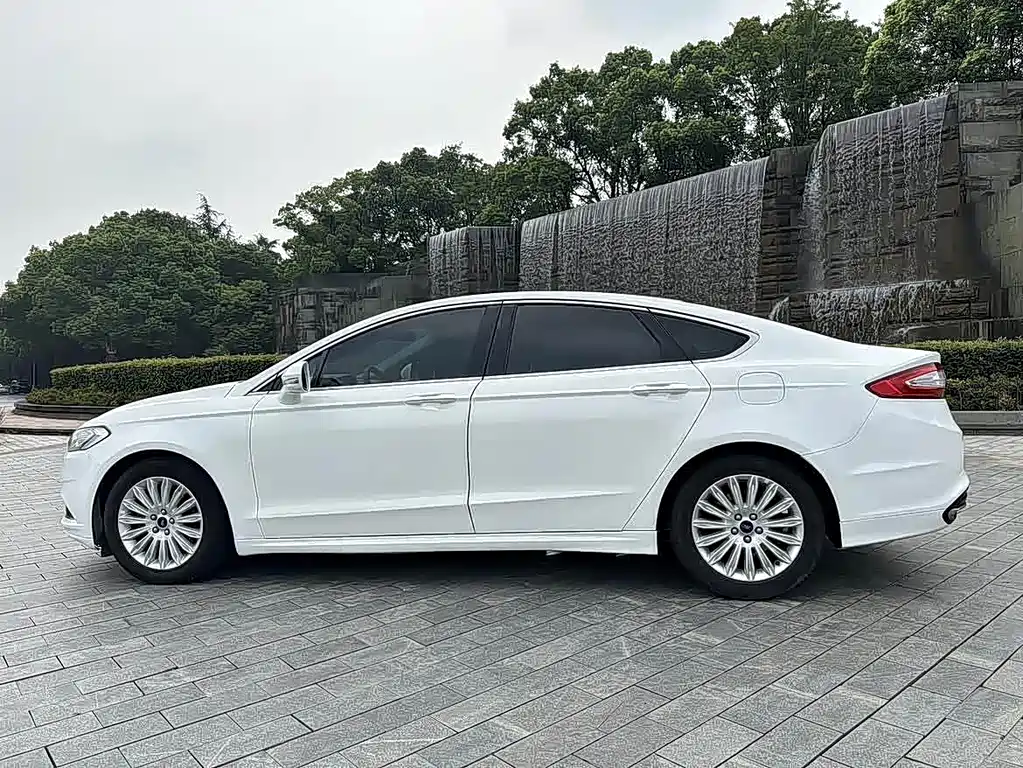 Ford Mondeo — миниатюра 4