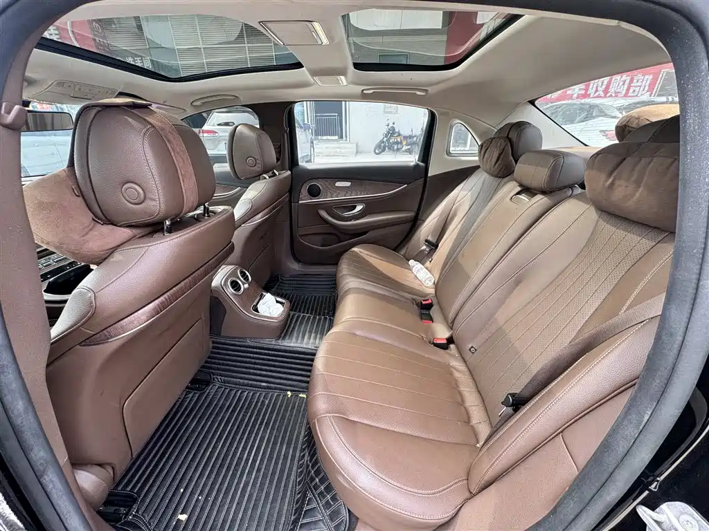 Mercedes-Benz E-Class — миниатюра 5