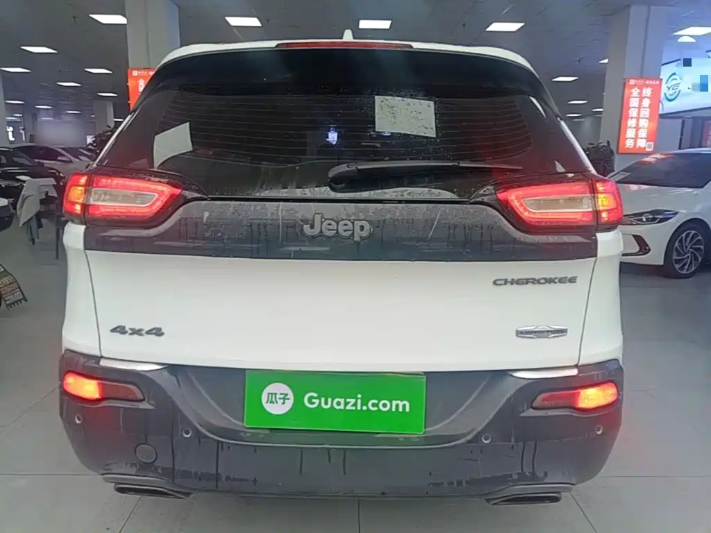 Jeep Cherokee — миниатюра 4