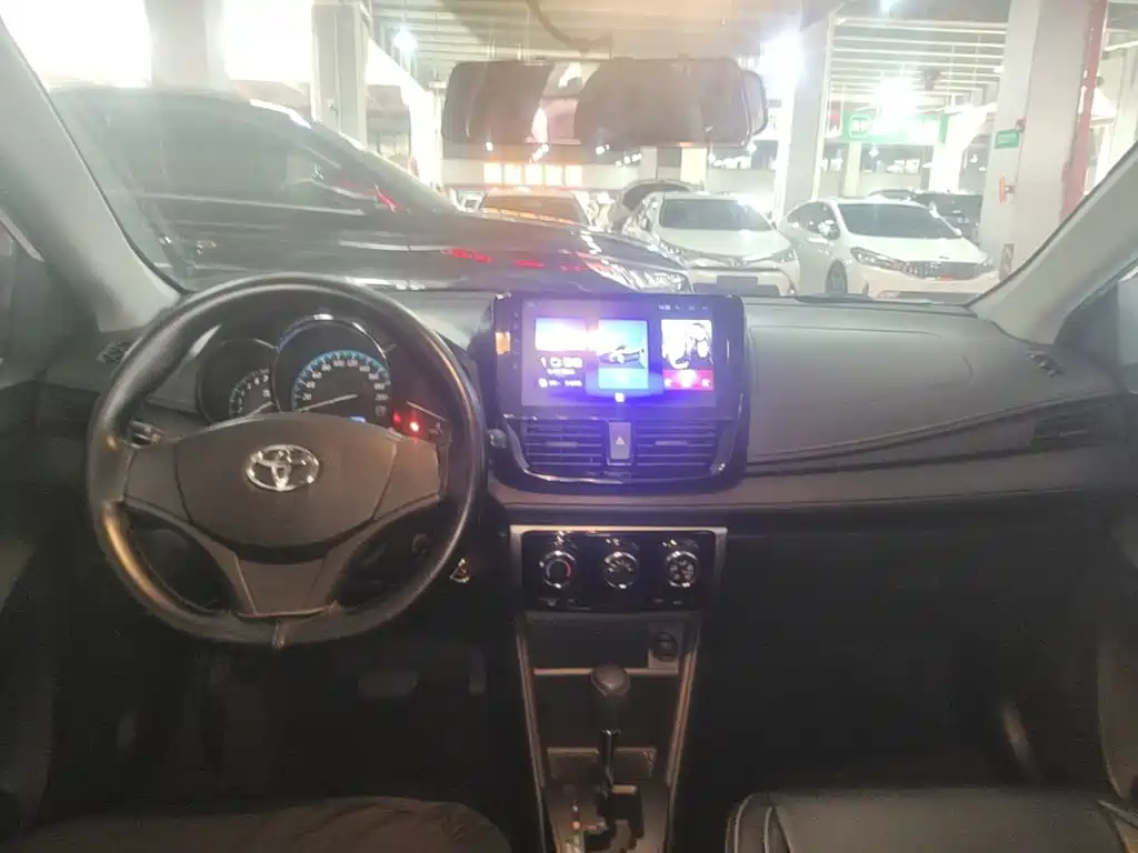 Toyota Yaris L — миниатюра 10