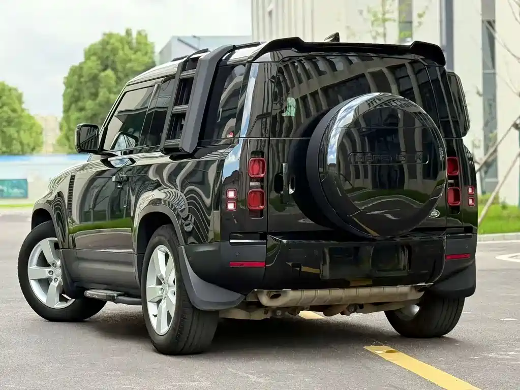 Land Rover Defender — миниатюра 5