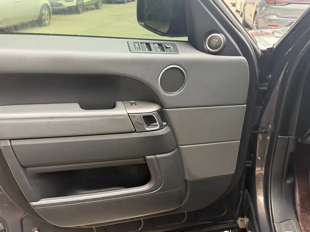 Land Rover Sport — миниатюра 6