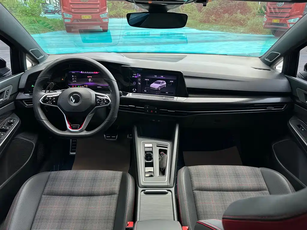 Volkswagen Golf GTI — миниатюра 11