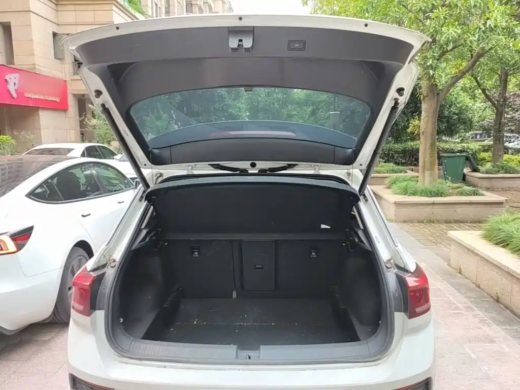Volkswagen T-Roc — миниатюра 19