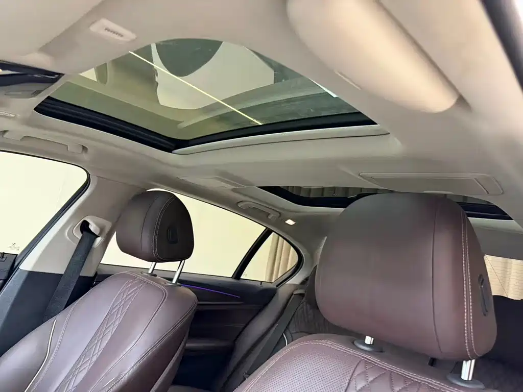 BMW 5 Series — миниатюра 16