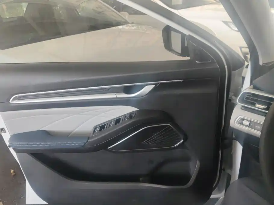 Geely Emgrand — миниатюра 7
